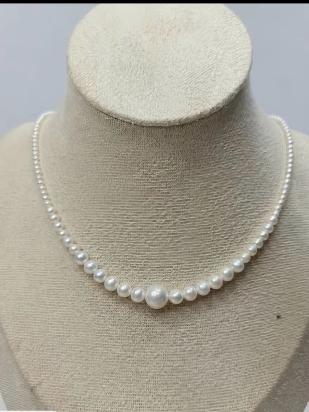 Classic White Pearl Graduated Necklace - Elegant Women Jewelry